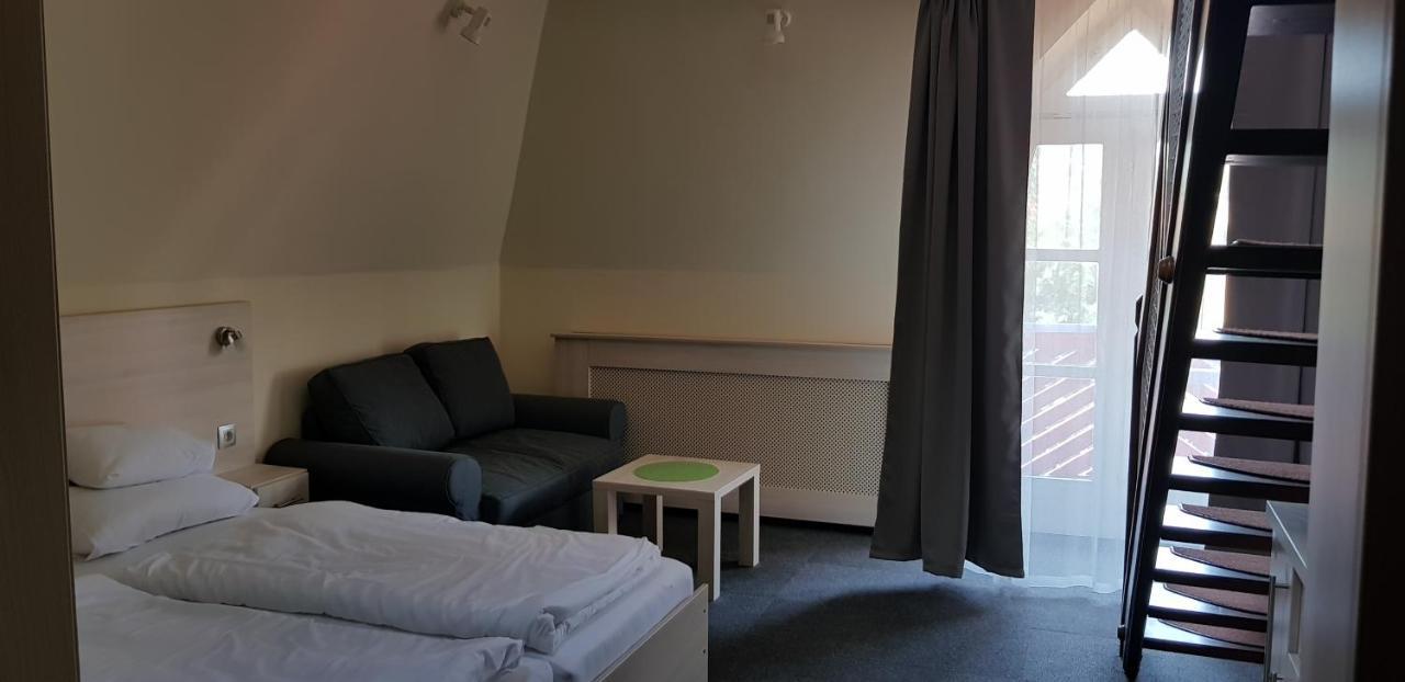 Grantek Ueduelohaz Hotel Балатонлеле Екстериор снимка