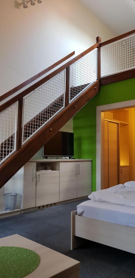 Grantek Ueduelohaz Hotel Балатонлеле Екстериор снимка
