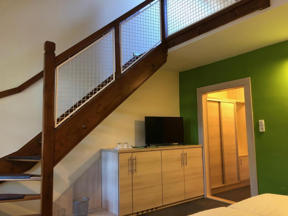 Grantek Ueduelohaz Hotel Балатонлеле Екстериор снимка