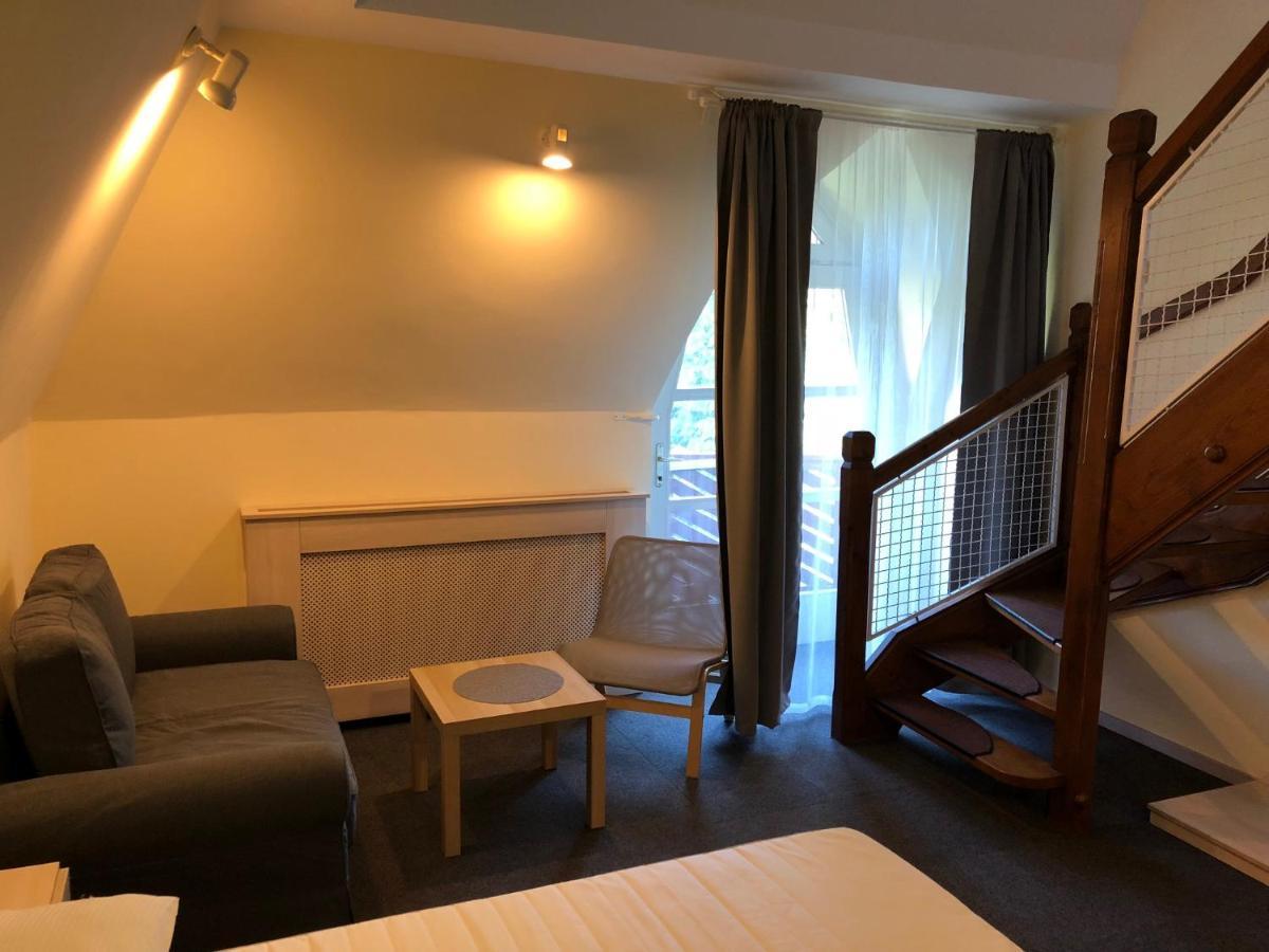 Grantek Ueduelohaz Hotel Балатонлеле Екстериор снимка